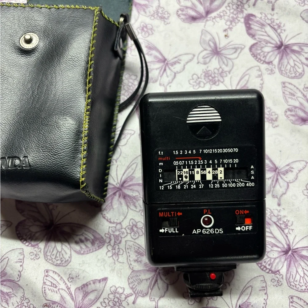 Vintage Londa Camera Flash Unit for Enhanced Photography
